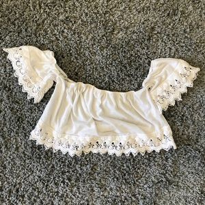 White flowy crop